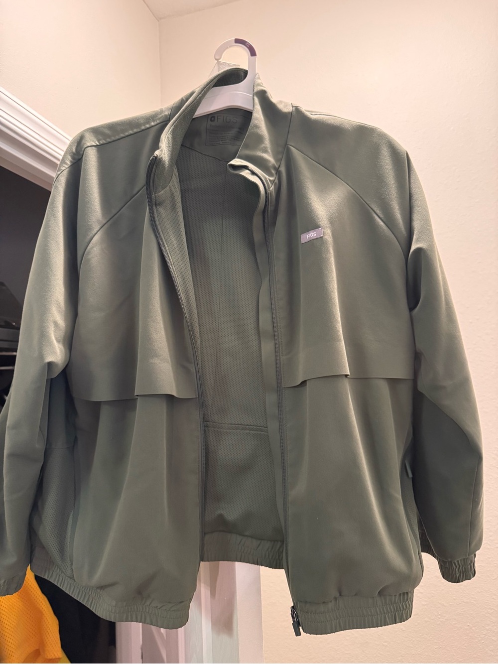 FIGS Sydney Scrub Jacket